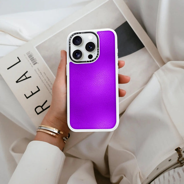 Coque iPhone 16 Pro en cuir classique — Violet foncé