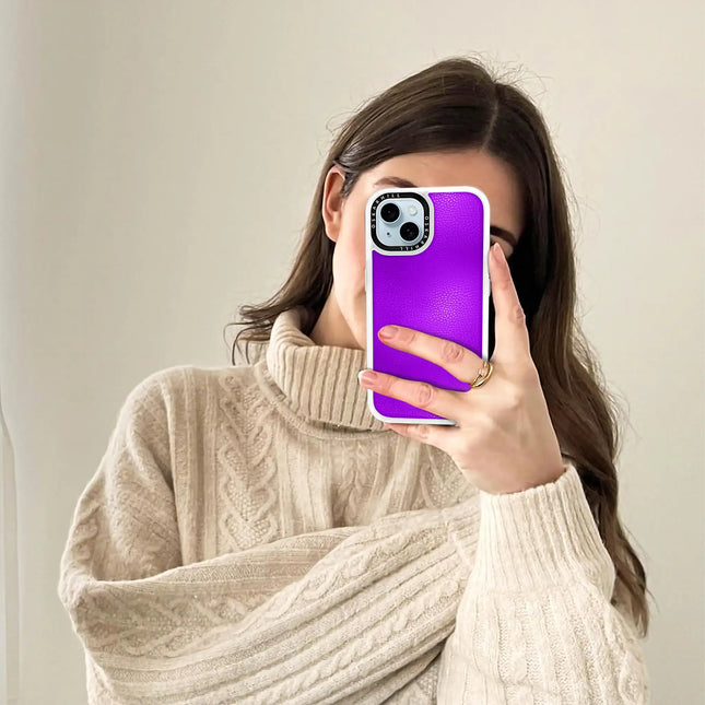 Coque iPhone 14 en cuir classique — Violet foncé