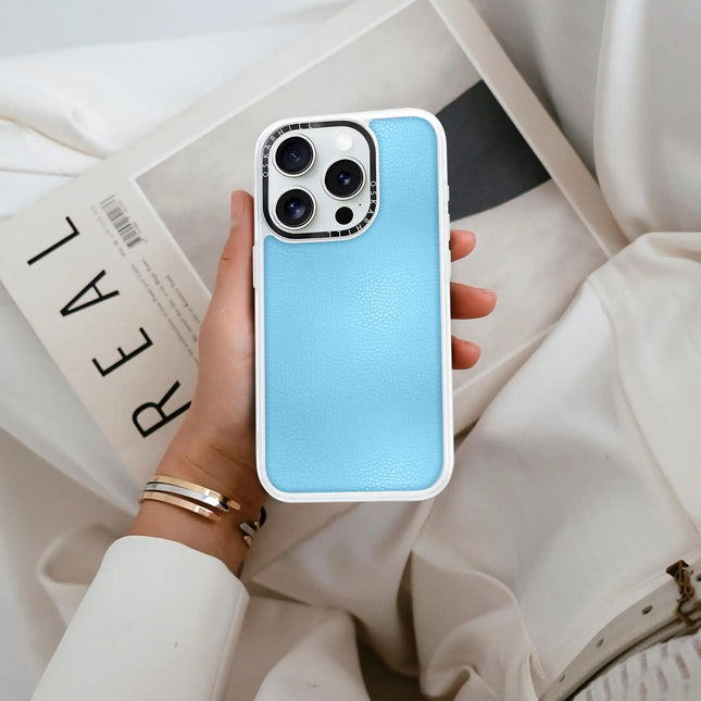 Coque iPhone 15 Pro en cuir classique — Bleu ciel