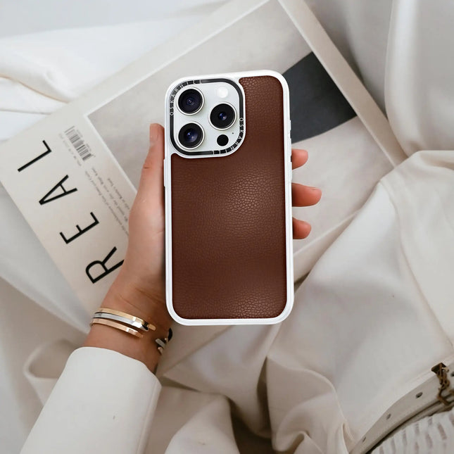 iPhone 14 Pro Case Classic Leather — Crater Brown