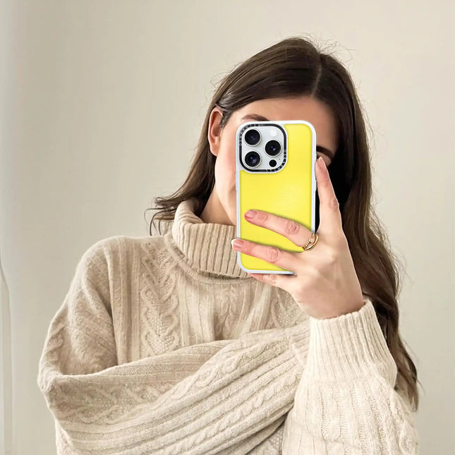 Coque iPhone 16 Pro en cuir classique — Jaune maïs