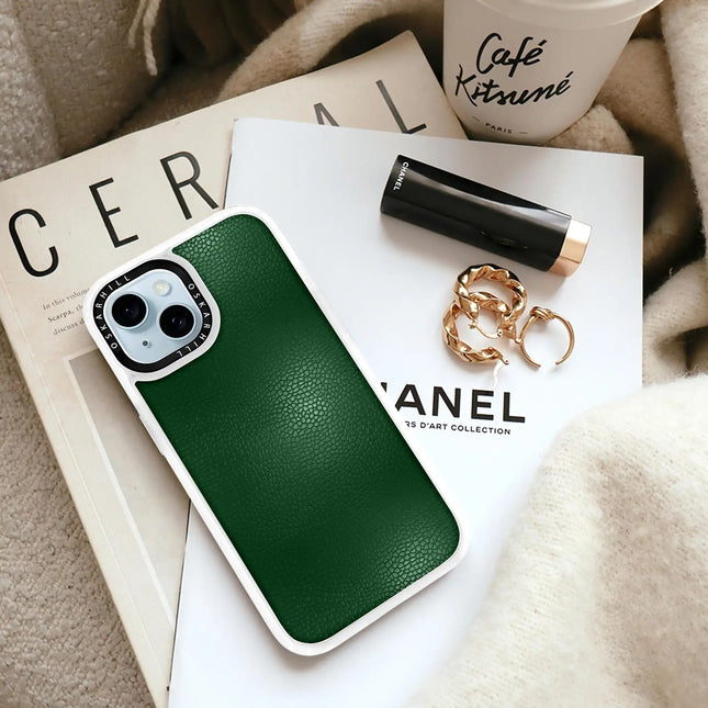 Coque iPhone 13 en cuir classique — Vert foncé