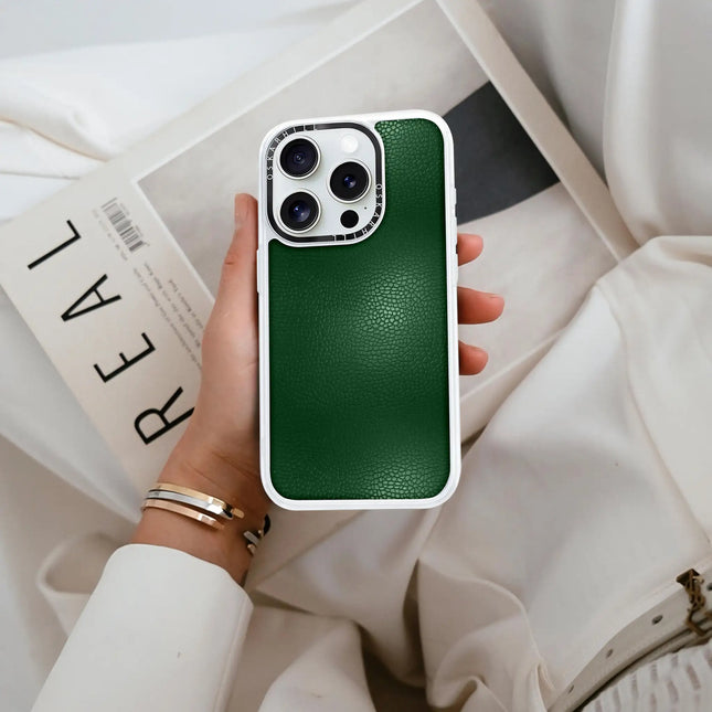 Coque iPhone 15 Pro Max en cuir classique — Vert foncé