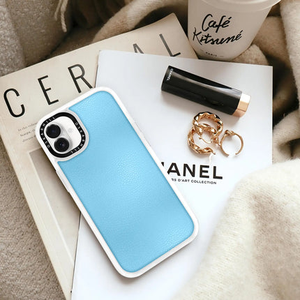 Coque iPhone 16 en cuir classique — Bleu ciel