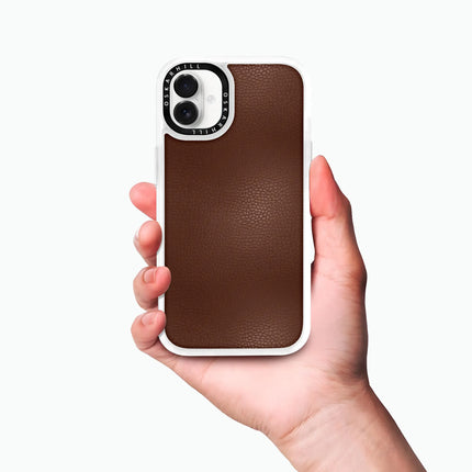 Coque iPhone 16 Plus en cuir classique — Crater Brown